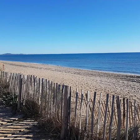 Maison De Dans Marines Avec Piscine Commune, 4 A 5 Couchages, 250 M De La A Lrma52a *