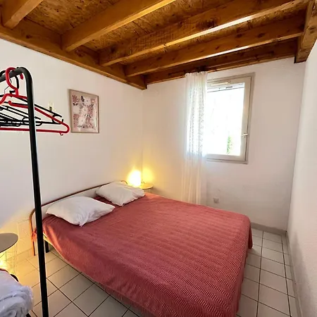 Villa Maison De Dans Marines Avec Piscine Commune, 4 A 5 Couchages, 250 M De La A Lrma52a