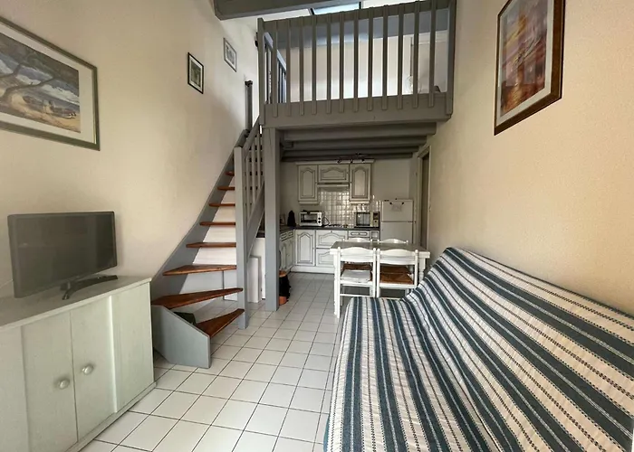 Maison De Dans Marines Avec Piscine Commune, 4 A 5 Couchages, 250 M De La A Lrma52a