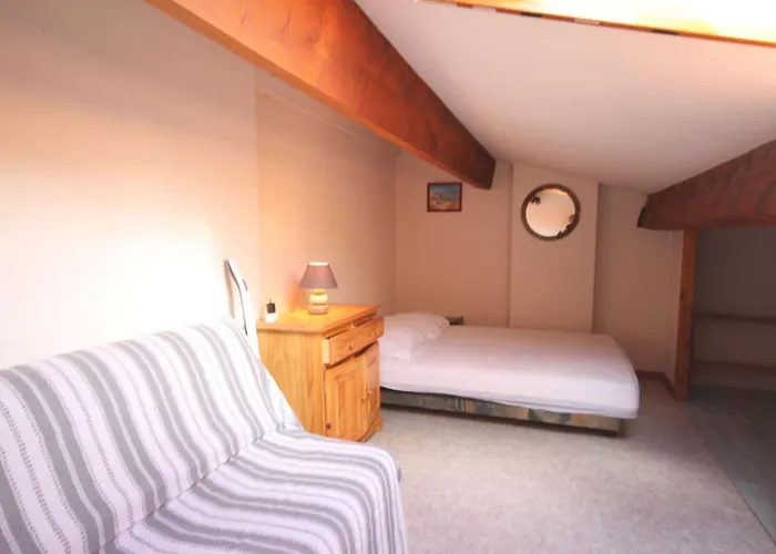 Maison De Dans Marines Avec Piscine Commune, 4 A 5 Couchages, 250 M De La A Lrma52a *